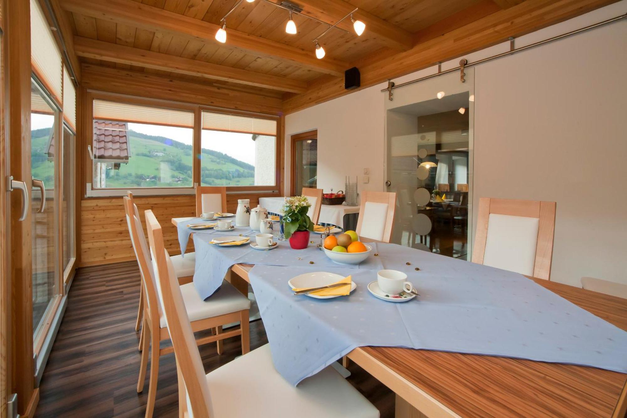 Sportbauernhof - Gasthaus Hochalmblick Krems in Kaernten Exterior foto